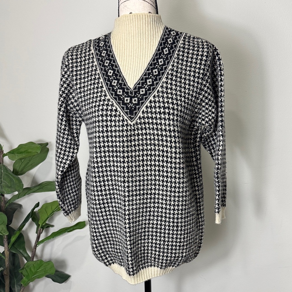 UNITED COLORS OF BENETTON Turtleneck Black and White Check Wool Sweater SZ S VTG